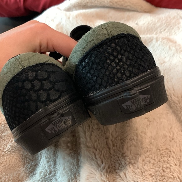 Vans Harry Potter Slytherin Green Black Sneakers - Picture 4 of 5